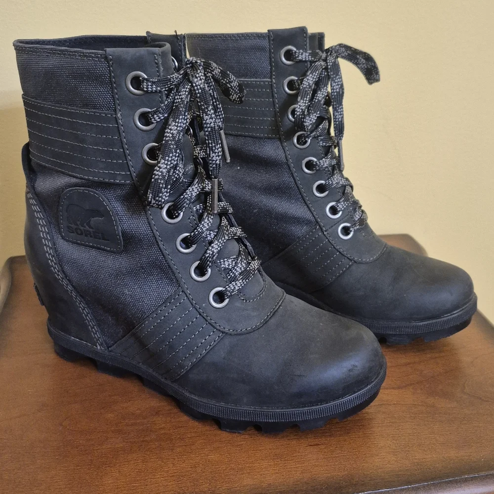 Sorel Lexie Black Leather Lace Up Wedge Boots(7.5)